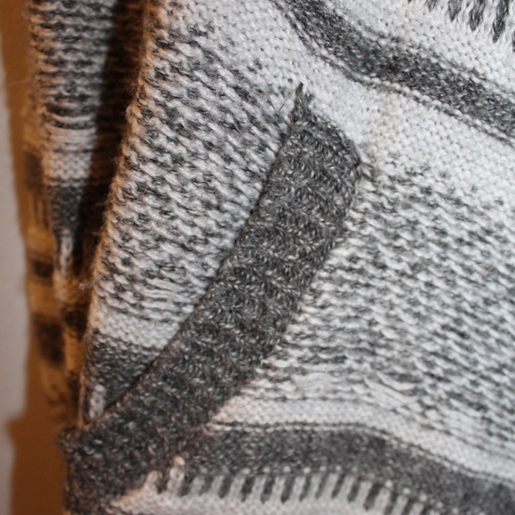 Grey & White Patterned Hooded Cardigan - Picture 3 of 4